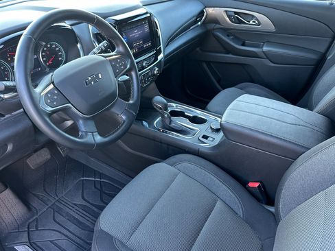Used 2023 Chevrolet Traverse LT image 10