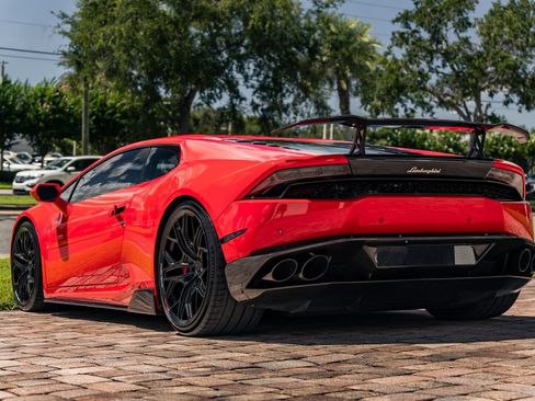 Used 2016 Lamborghini Huracan LP 610-4 AWD/4WD image 3