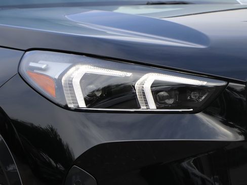 Certified 2025 BMW X1 xDrive28i w/ Technology Package image 5