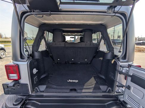 Used 2015 Jeep Wrangler Unlimited Sport image 13