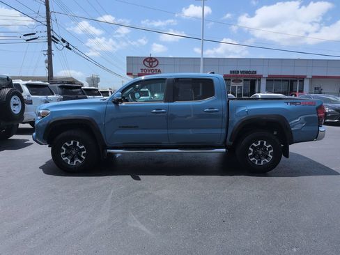 Used 2019 Toyota Tacoma TRD Off-Road AWD/4WD image 2