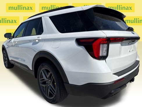 New 2026 Ford Explorer ST-Line RWD image 4