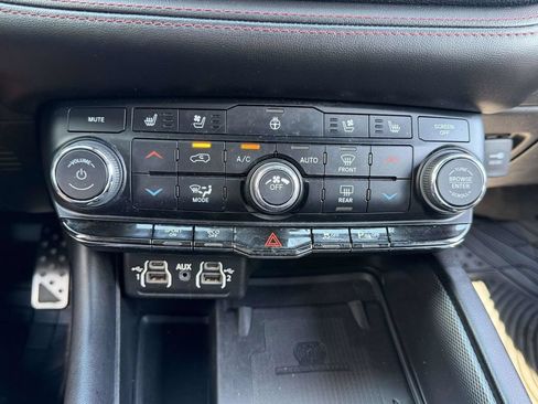 Used 2022 Dodge Durango R/T w/ Blacktop Package AWD/4WD image 32