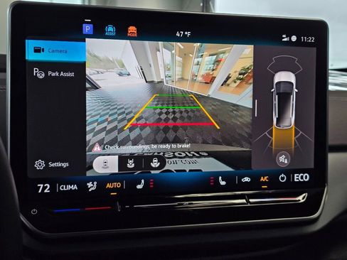 New 2026 Volkswagen ID.4 Pro image 25