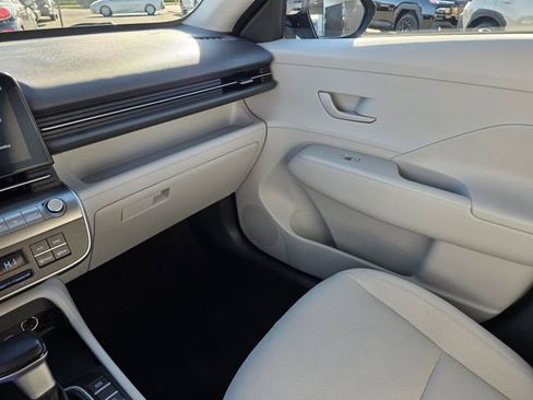 Used 2024 Hyundai Kona SEL image 32