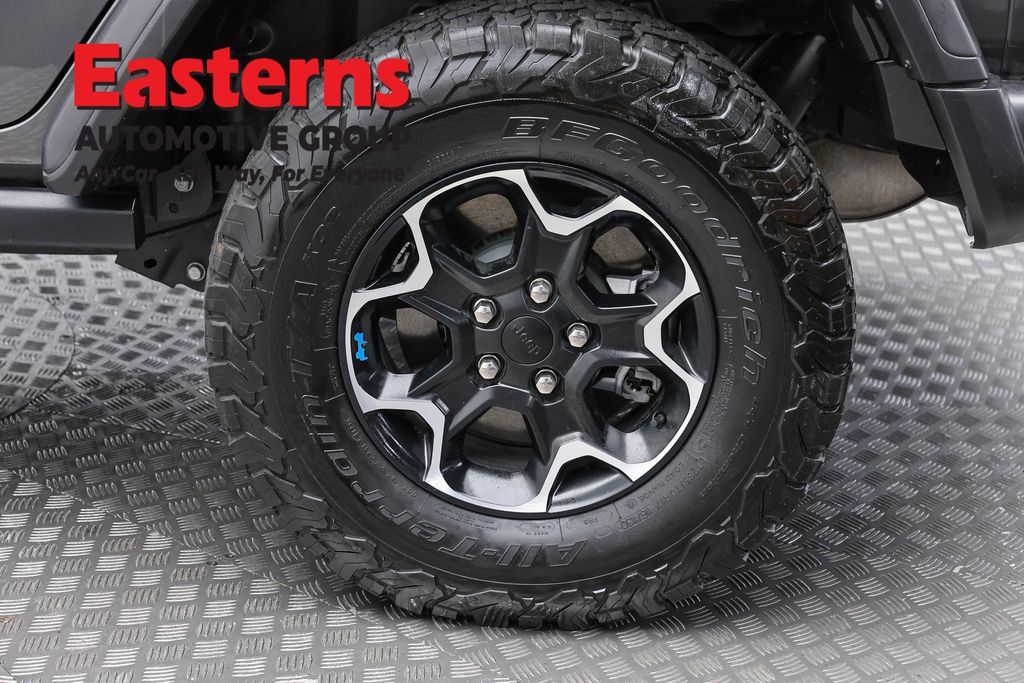 Used 2023 Jeep Wrangler Unlimited Rubicon 4xe w/ Cold Weather Group AWD/4WD image 9