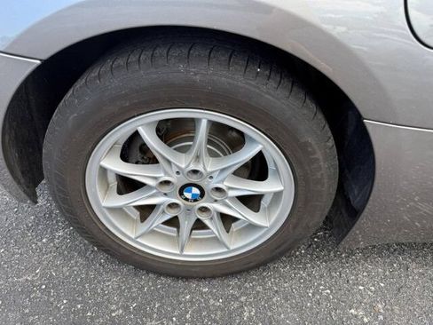 Used 2004 BMW Z4 2.5i RWD image 10