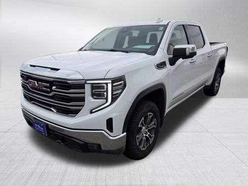 Used 2025 GMC Sierra 1500 SLT AWD/4WD image 3