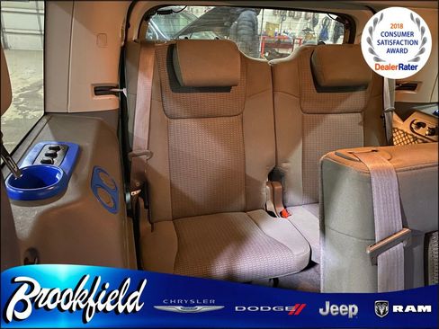 Used 2007 Jeep Commander Sport image 18