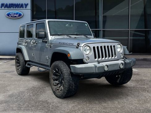 Used 2018 Jeep Wrangler Unlimited Rubicon w/ Cold Weather Group AWD/4WD image 2