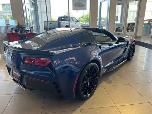 Used 2017 Chevrolet Corvette Grand Sport w/ Carbon Flash Badge Package RWD image 4