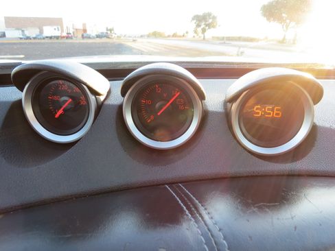 Used 2010 Nissan 370Z Coupe image 17