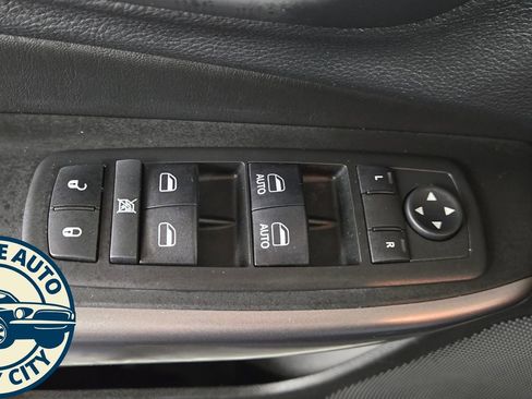 Used 2019 Jeep Cherokee Limited w/ Trailer Tow Group image 27