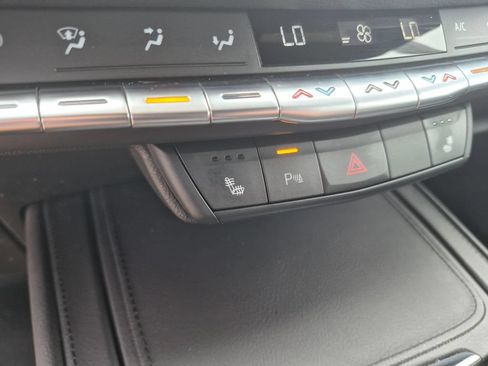 Used 2020 Cadillac XT4 Premium Luxury w/ Cold Weather Package FWD image 20