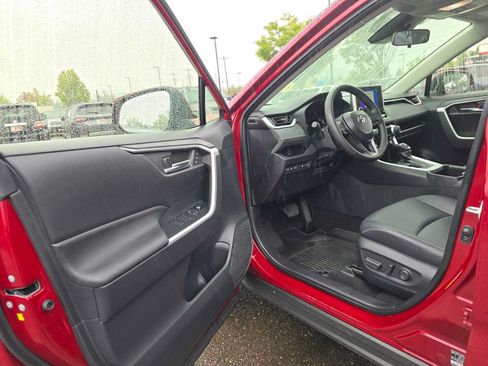 Used 2025 Toyota RAV4 XLE Premium w/ Weather Package AWD/4WD image 20