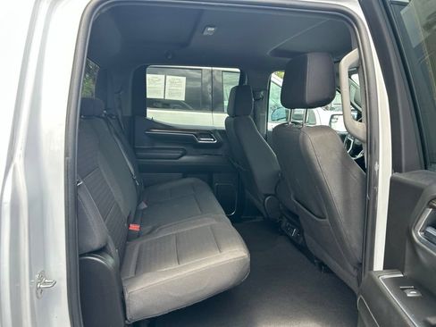 Used 2025 Chevrolet Silverado 1500 LT RWD image 41