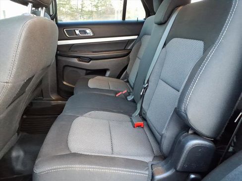 Used 2017 Ford Explorer XLT w/ Equipment Group 201A image 15