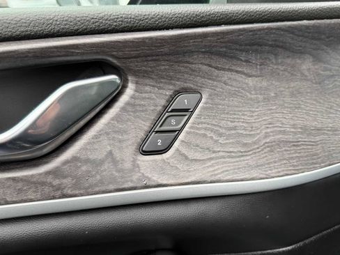 Used 2024 Jeep Grand Cherokee Limited image 11