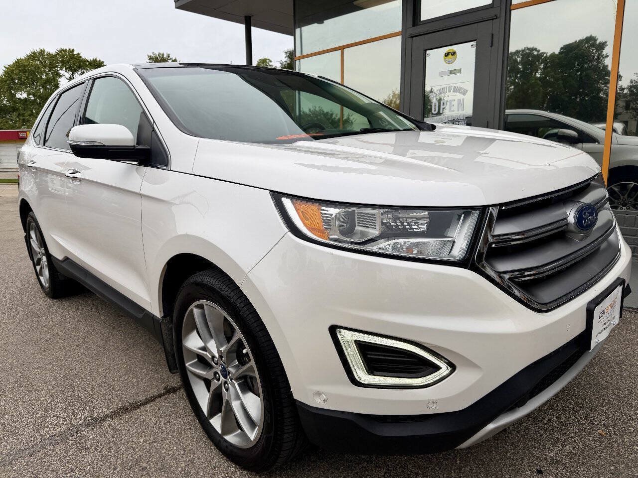 Used 2015 Ford Edge Titanium w/ Equipment Group 302A AWD/4WD image 4