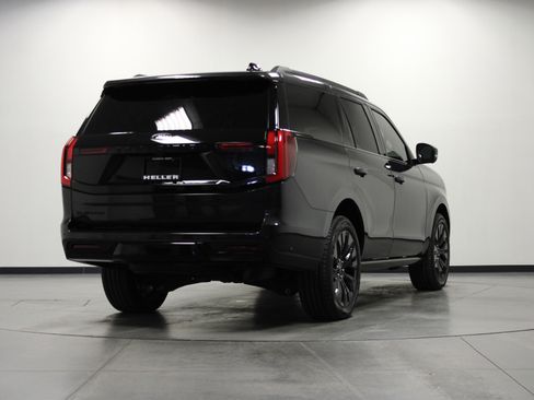 Used 2025 Ford Expedition Platinum w/ Stealth Appearance Package AWD/4WD image 4