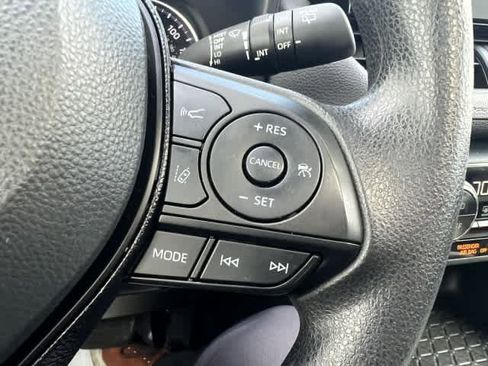 Used 2021 Toyota RAV4 XLE image 28