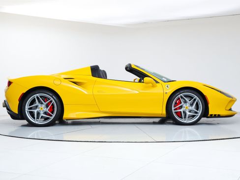 Certified 2022 Ferrari F8 Tributo image 17