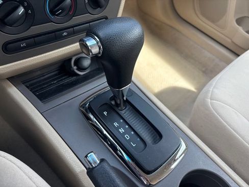 Used 2006 Ford Fusion SE FWD image 22