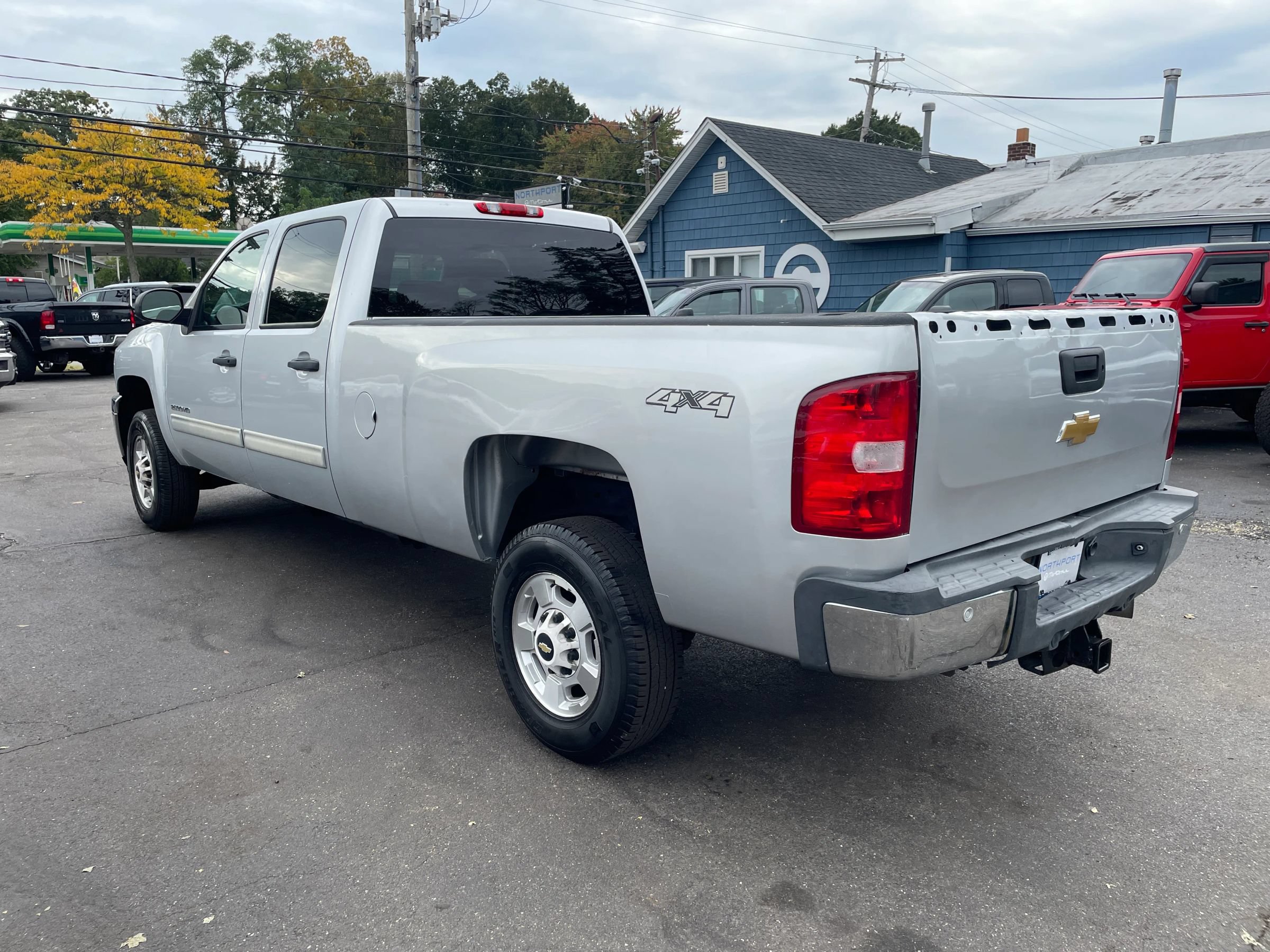 Used 2013 Chevrolet Silverado 2500 LT w/ Interior Plus Package AWD/4WD image 3
