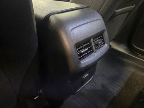 Used 2018 Chevrolet Equinox LT image 45