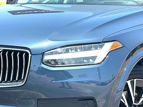 Used 2022 Volvo XC90 T6 Momentum w/ Advanced Package AWD/4WD image 4