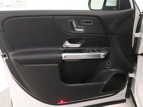 Used 2026 Mercedes-Benz GLB 250 image 20