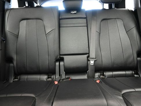 Used 2021 Mercedes-Benz GLB 250 4MATIC w/ Premium Package image 33