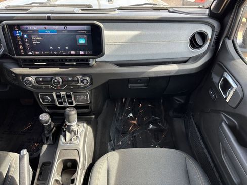 Used 2025 Jeep Wrangler Sport S image 35