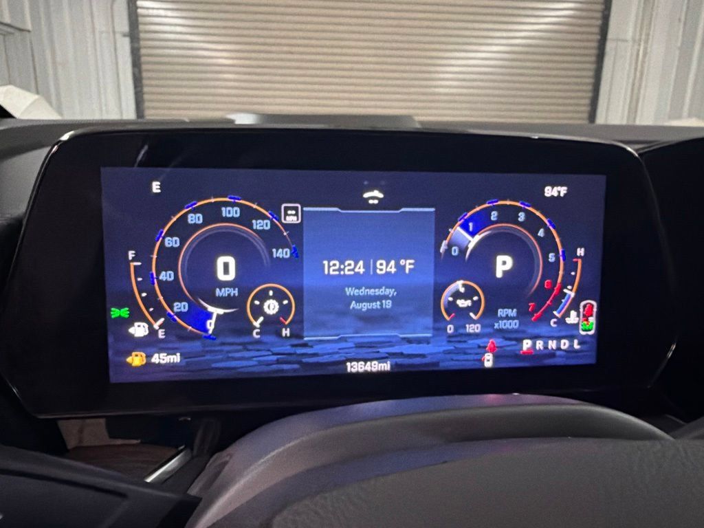 Used 2025 Chevrolet Suburban LS RWD image 31