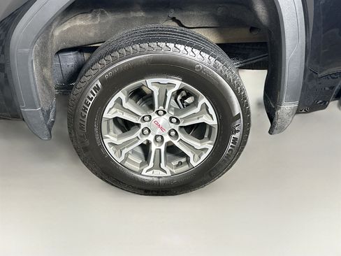 Used 2025 GMC Sierra 1500 SLT RWD image 11