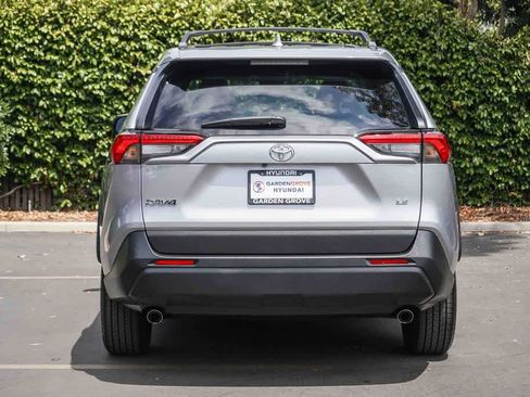 Used 2021 Toyota RAV4 LE w/ Carpet Mat Package (TMS) FWD image 7