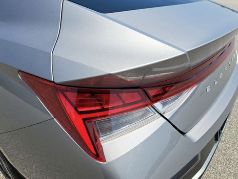 Used 2025 Hyundai Elantra Limited FWD image 32