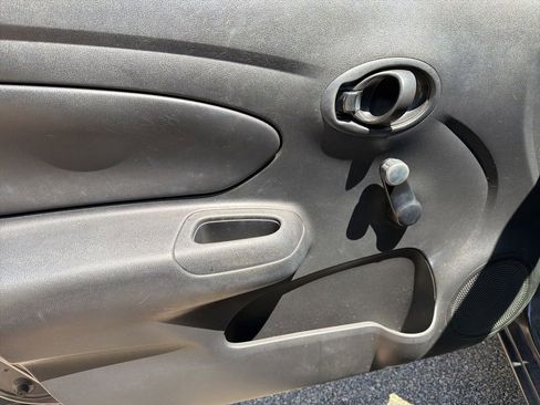 Used 2015 Nissan Versa S FWD image 16