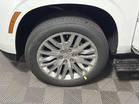 New 2026 GMC Yukon XL Denali w/ Sun & Power Step Package image 12