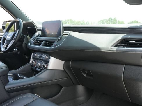 Used 2024 GMC Yukon SLT RWD image 23