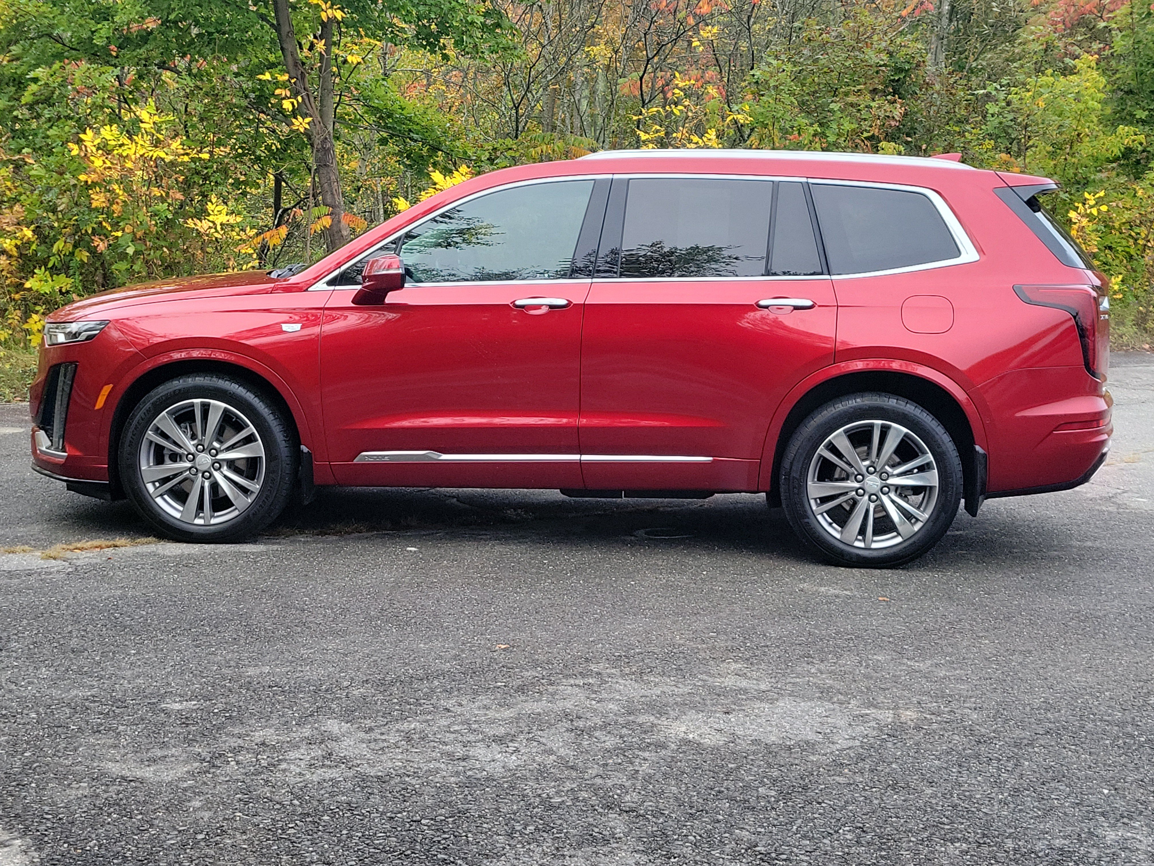 Certified 2022 Cadillac XT6 Premium Luxury w/ Technology Package AWD/4WD image 8