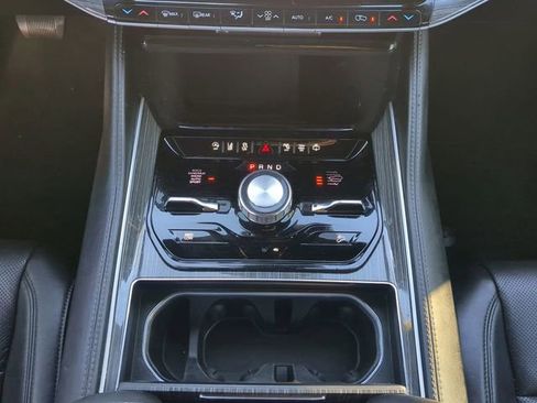 Used 2022 Jeep Wagoneer Series III image 23