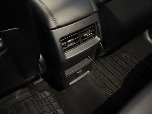 Used 2019 Ford Edge SEL w/ Cold Weather Package image 9