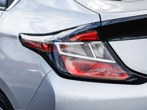 Used 2017 Chevrolet Volt LT w/ Comfort Package image 8