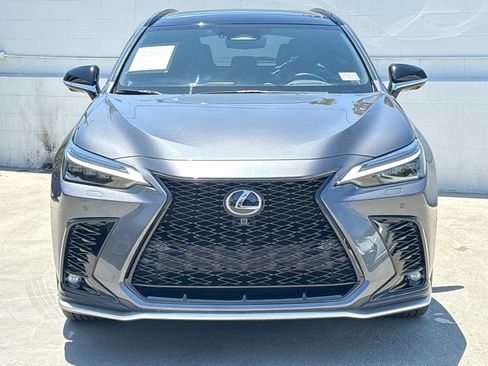 Used 2024 BMW 330i xDrive 330i xDrive Sedan AWD w/ Premium Package image 3