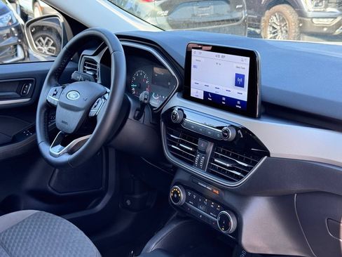 Used 2022 Ford Escape SE w/ Cold Weather Package AWD/4WD image 5
