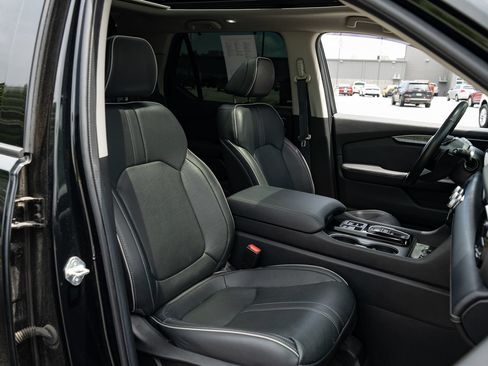Used 2023 Honda Pilot Elite image 24