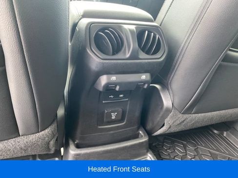 Used 2018 Jeep Wrangler Unlimited Sahara AWD/4WD image 19