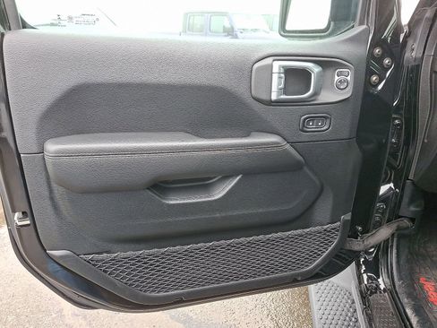 Used 2021 Jeep Wrangler Unlimited Sahara image 14