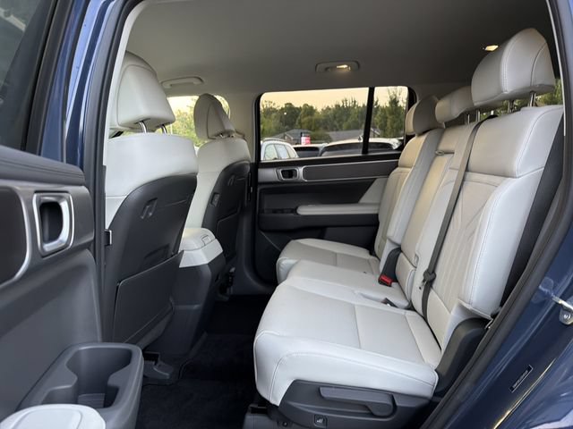 Used 2025 Hyundai Santa Fe SEL FWD image 13